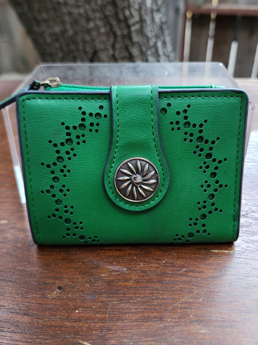 Kelly Green Cutout Compact Bifold Wallet Silver Floral Concho Snap